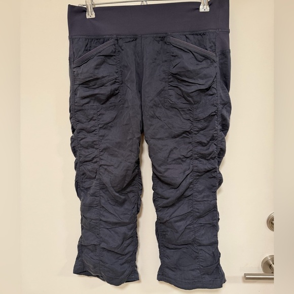 lululemon athletica Charcoal Ruched Capris - Picture 2 of 10